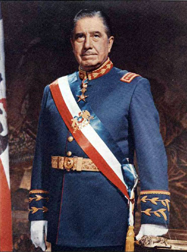 فائل:Augusto Pinochet official portrait.jpg