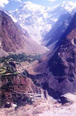 فائل:Avi Valley Mastuj Chitral.jpg