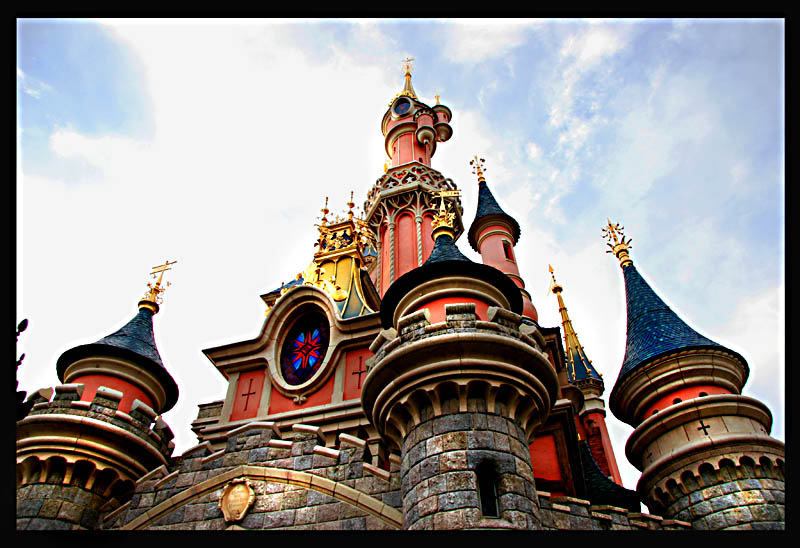 Fayl:Fransiya - Disneyland - Uxlayotgan Go`zal Qiz Saroyi.jpg