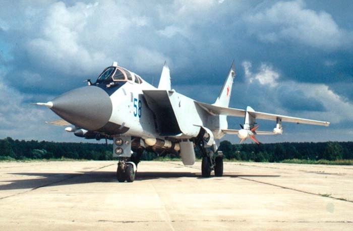 Tập tin:Mig31f 01.jpg