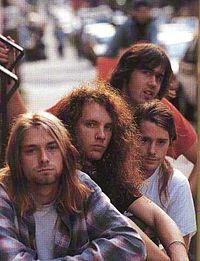 Nirvana in 1989. Từ trước đến sau : Cobain, Everman, Channing, Novoselic