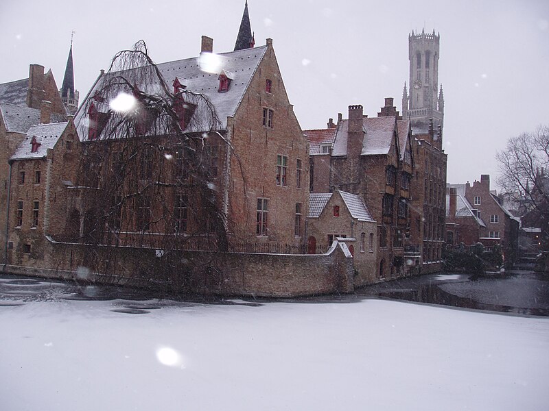 Ofbeeldienge:Bruggeindesneeuw.JPG