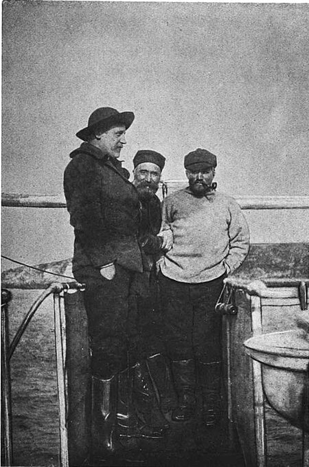 Nansen./ Brown./ Johansen. På «Windward»s kommandobro. Fot. august 1896.