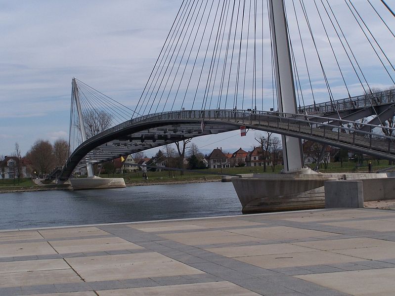 File:Pedestrian Bridge between Strasbourg and Kehl.JPG