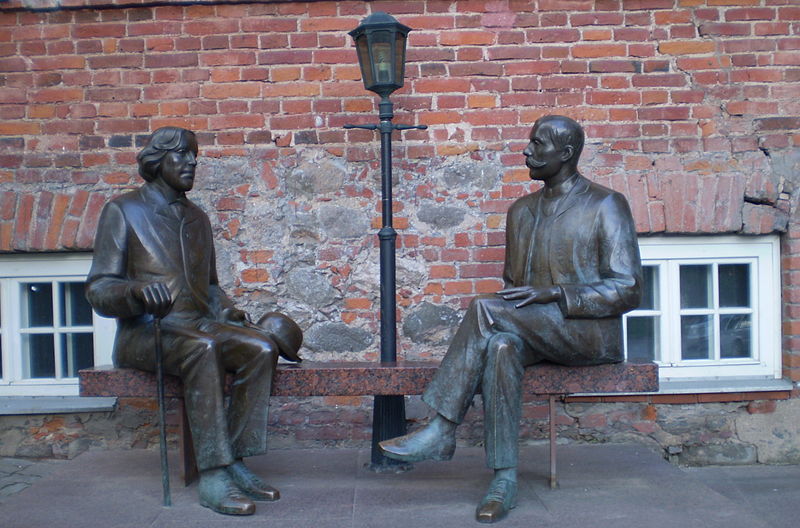 File:Tartu statue wilde.jpg