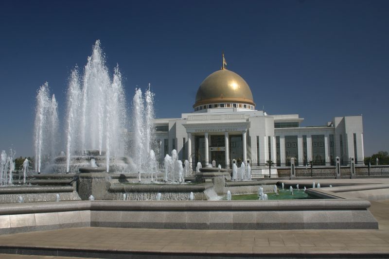 Fichier:Turkmenbasy Palace.jpg