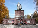 Братская могила 370 советских воинов, погибших в боях с фашистскими захватчиками