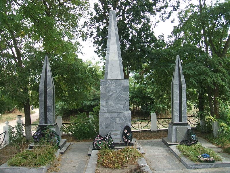 Файл:Мемориал ВОВ в Голубицкой.JPG