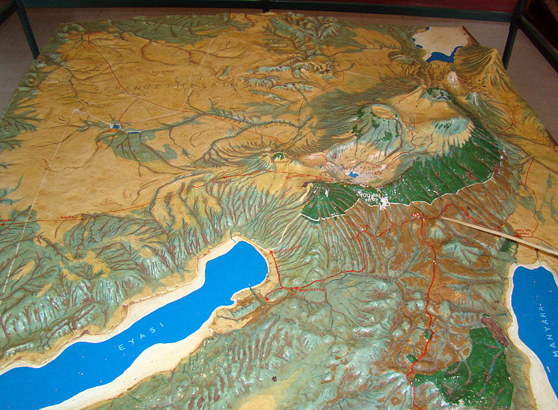 Файл:TZ Ngorongoro model.JPG