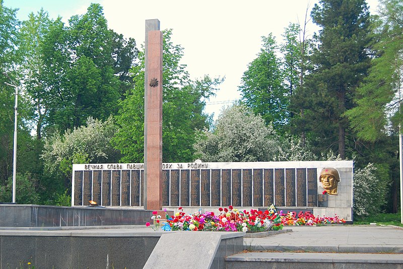 Файл:WWII-memorial Kushva-WV.jpg