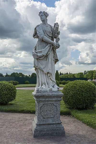 Файл:Flora statue by Antonio Bonazza, 2015.jpg