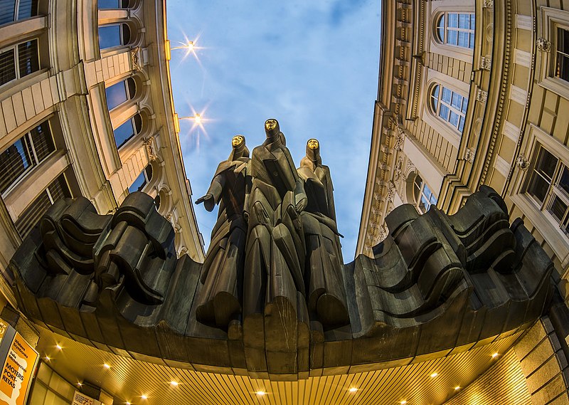 Файл:Lithuanian National Drama Theatre facade, photo by Dmitrij Matvejev.jpg