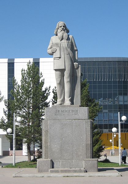 Файл:Monument to Mendeleev in Tobolsk.jpg