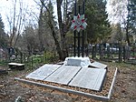 Братская могила 72 воинов Советской Армии, погибших в 1941-1943 гг. в боях с немецко-фашистскими захватчиками. Установлен обелиск