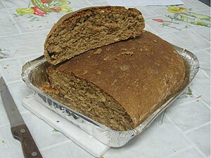 לחם עם שום וגרעיני חמניה מקמח מלא אורגני.jpg