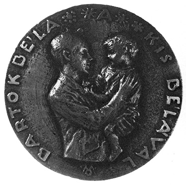 Fájl:Metky Ödön, Bartók a kis Bélával, 1981, bronz, átm. 9,8 cm.jpg