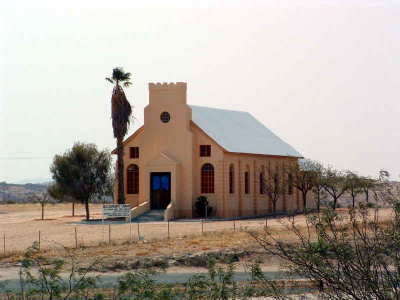 Lêer:NG kerk Usakos HB Heymans.jpg