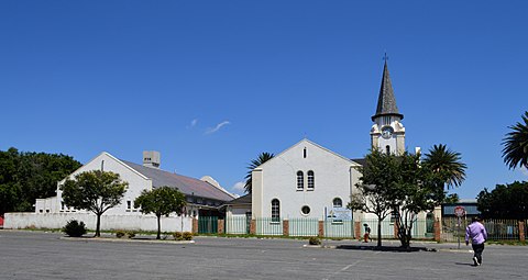 Die kerkperseel einde 2017. Die Eendragsaal is links op die foto.