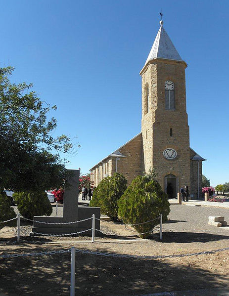 Lêer:NG kerk Mariental Daan Botes.jpg