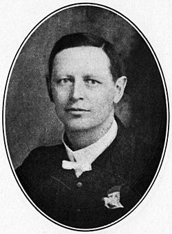 Ds. Dirk Postma, toer voorsitter was van Burgersdorp se Helpmekaar, 1917