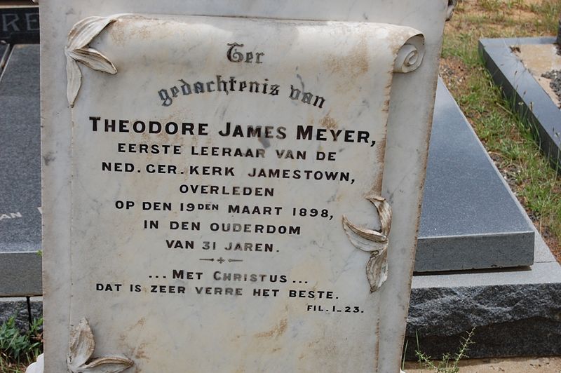 Lêer:Grafsteen van ds Theodore James Meyer, eerste leraar van die NG gemeente Jamestown, Liz Oberholster, 19 Desember 2010.JPG
