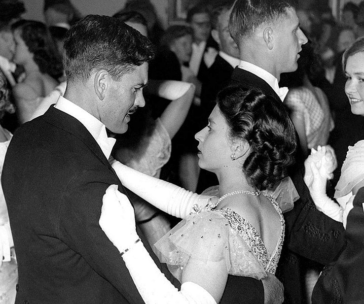 Lêer:Sir De Villiers Graaff dans op 21 April 1947 met prinses Elizabeth op haar 21ste verjaardagparty in die Kaapse stadsaal.jpg