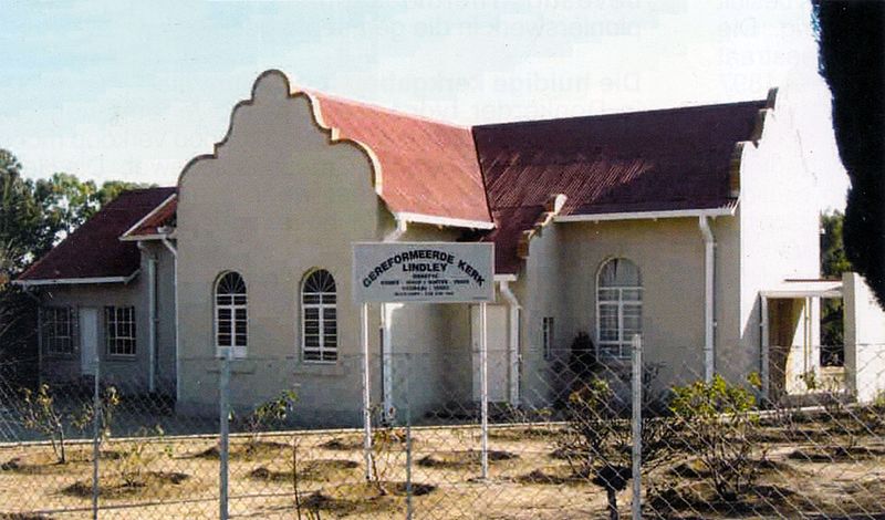 Lêer:Gereformeerde kerk Lindley, Van seringboom tot kerkgebou.jpg