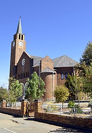 Die kerkgebou van die NG gemeente De Aar waarvan die hoeksteen in 1923 gelê is.