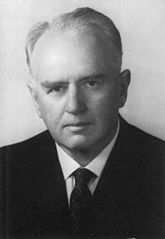 Ds. (later prof.) Tobias Nicolaas Hanekom was studenteleraar van 1942 tot 1946.