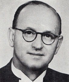 Dr. K.W. Heese, eggenoot van die skrywer Hester Heese, leraar van 1943 tot 1946.