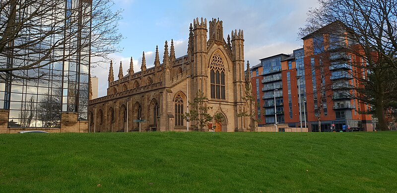 Lêer:St Andrew's Cathedral, Glasgow.jpg