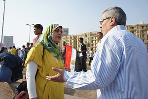 نوارة نجم: مولدها ونشأتها, دراستها الجامعية, بدايتها مع الصحافة