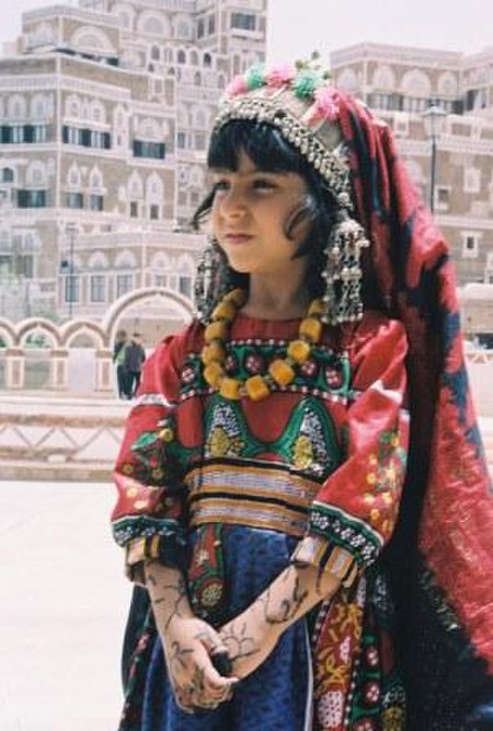 Young Yemeni girl wearing tradition clothes.jpg