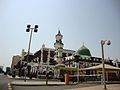 Ar-General view of a mosque with the museum, Rihanna Aljazeera Street, Jeddah - panoramio - alimkasim.jpg