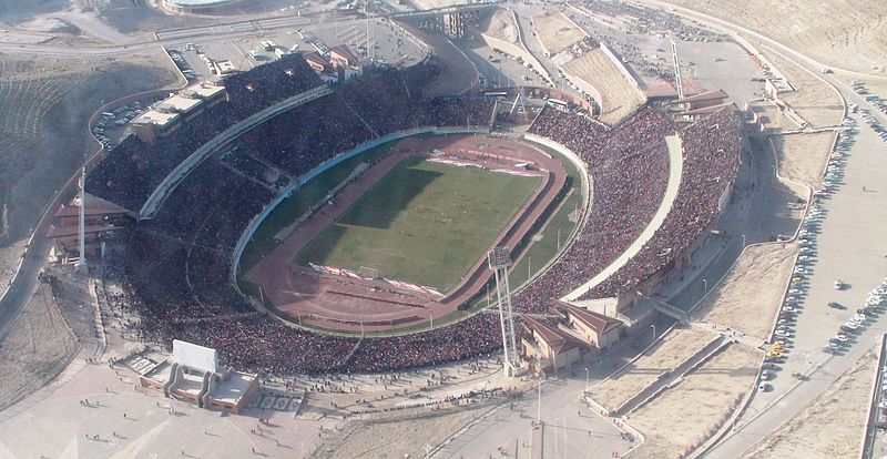 Fayl:Səhənd stadionu (Tirəxtur və İsfahanın Sipahan komandaları arasındakı yarış (Aprel 2011).jpg