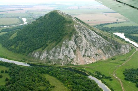 4 горы башкирии. Гора Куштау Башкортостан. Гора Куштау Стерлитамак. Шихан Куштау в Башкирии. Шихан Юрактау Башкирия.