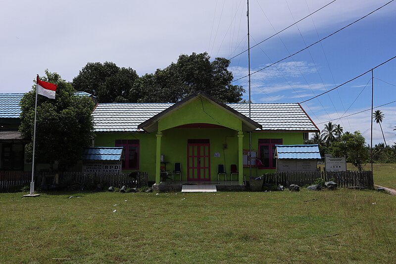 Barakas:Kantor Desa Tanete, Tanah Bumbu.jpg