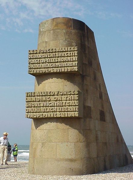 Restr:441px-Omaha-beach-monument.jpg