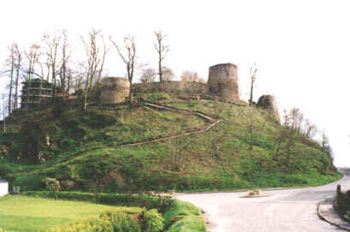 Restr:Lehon-chateau.jpg