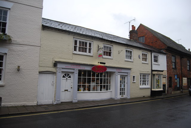 File:13 - 15 High St - geograph.org.uk - 3030350.jpg