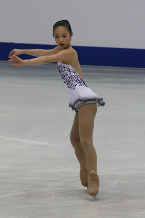 File:2008 World Junior Ladies Zhang05.jpg