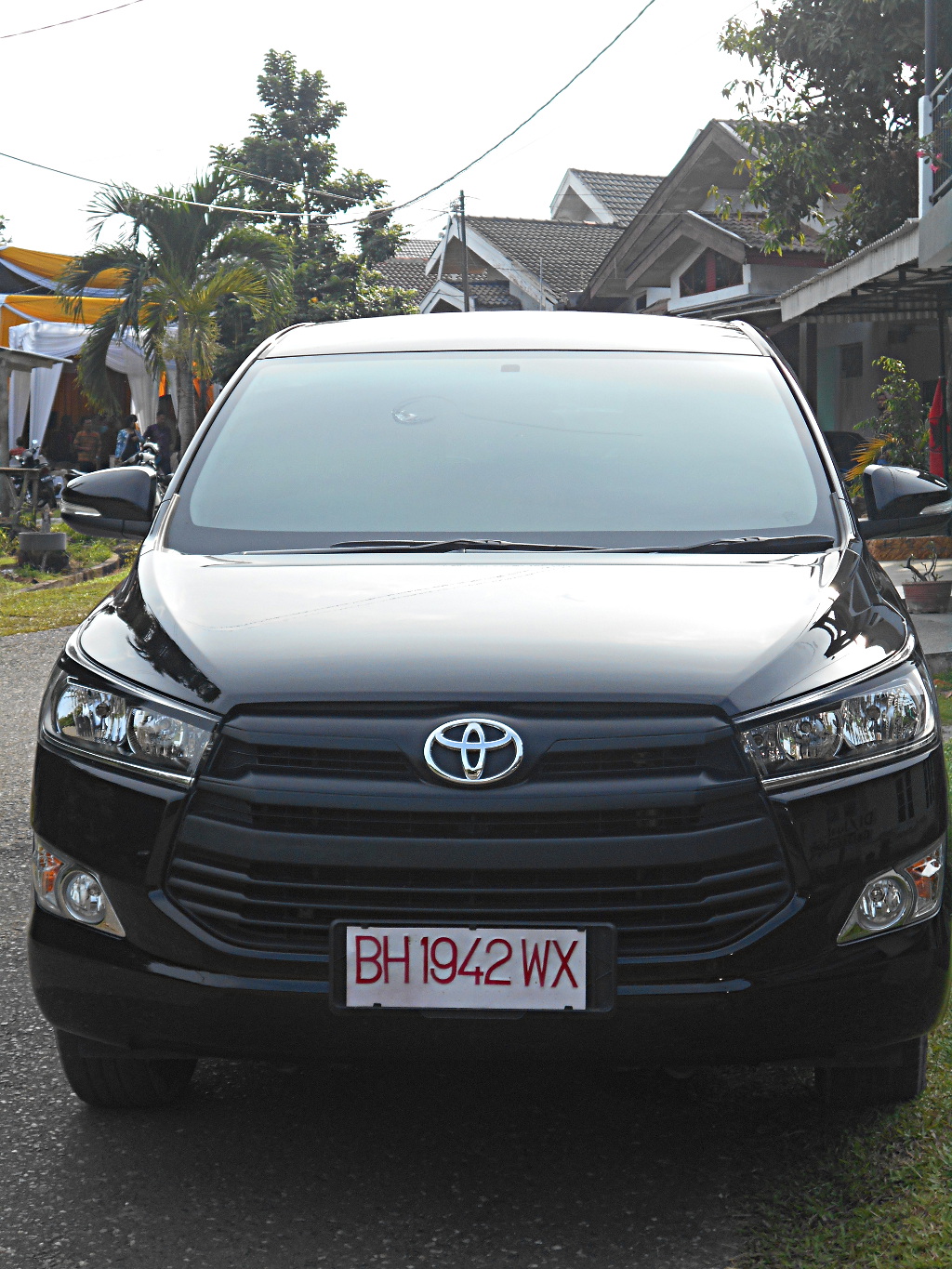 File 2022 Toyota Kijang Innova  front Jambi Indonesia 