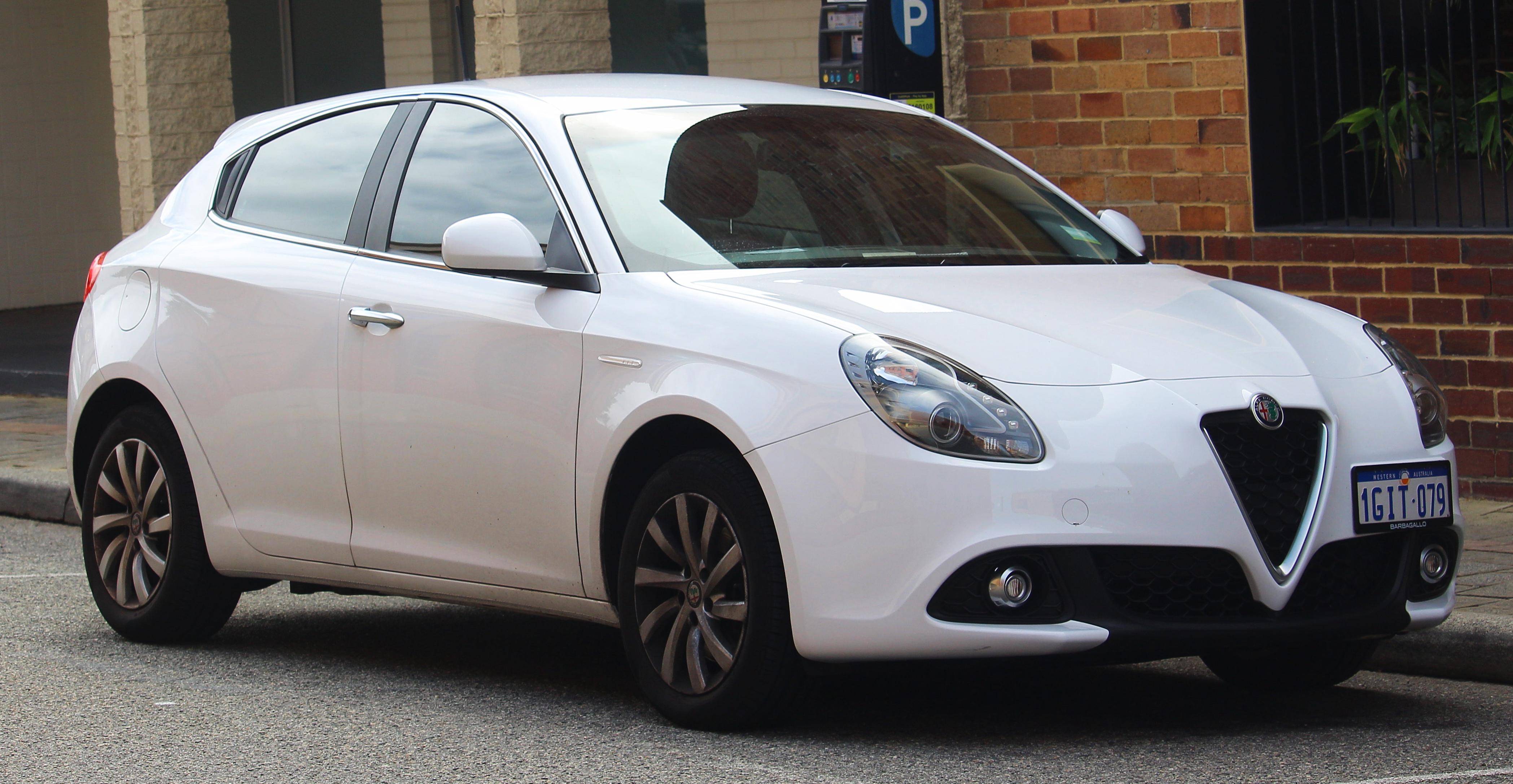 Gang decaan Gek File:2017 Alfa Romeo Giulietta (940 Series 3) Super hatchback (2018-10-19)  01.jpg - Wikimedia Commons