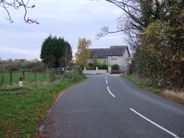 File:A bend on Lea Lane - geograph.org.uk - 4229886.jpg