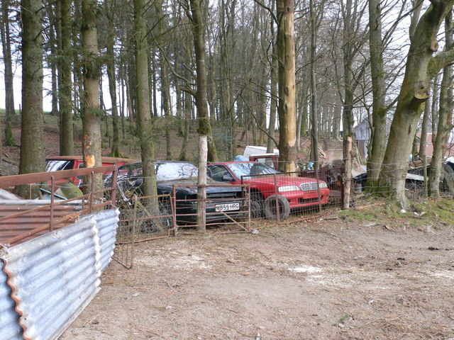 File:Abandoned cars at Bryn Melyn - geograph.org.uk - 401303.jpg