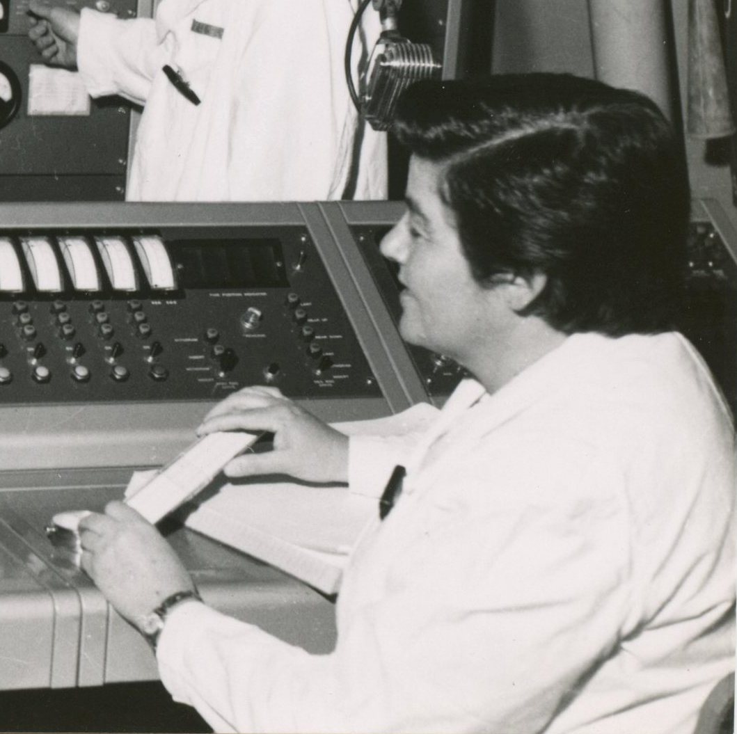 Aviva Gileadi in Soreq Nuclear Research Center (3) (cropped).jpg