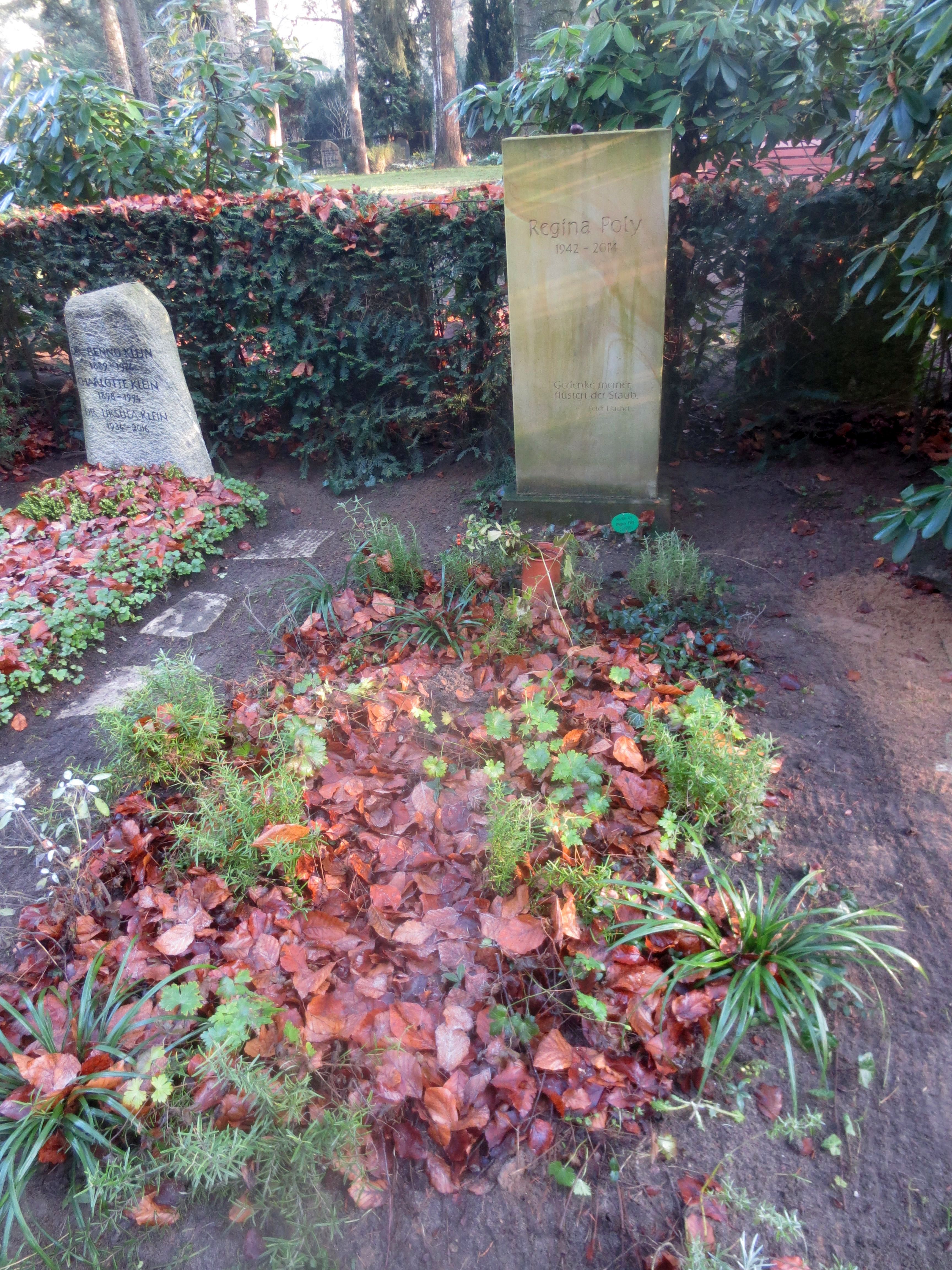 Grab von Regina Poly auf dem [[Friedhof Heerstraße