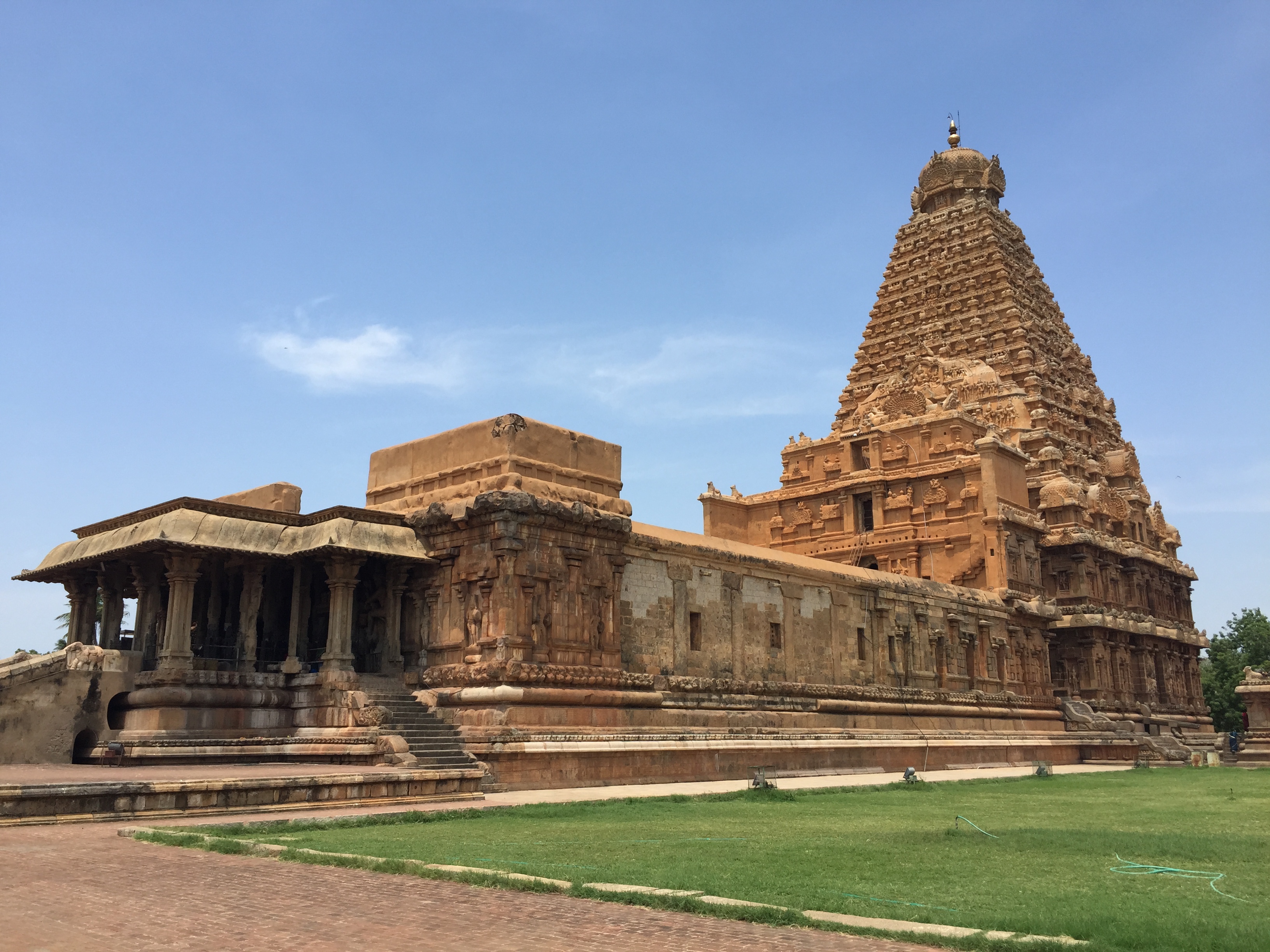 Gopuram Gates Brihadeeswarar_Kovil