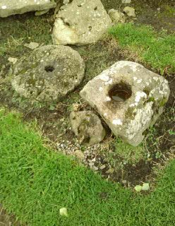 File:Detail from roman fort of Vindolanda 27.jpg