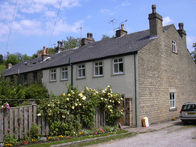 File:East view of Snighole - geograph.org.uk - 463771.jpg